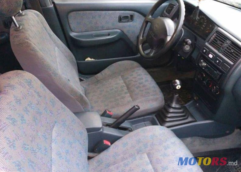 1995' Nissan Almera photo #2