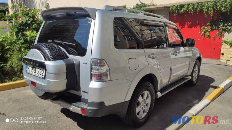 2008' Mitsubishi Pajero photo #3