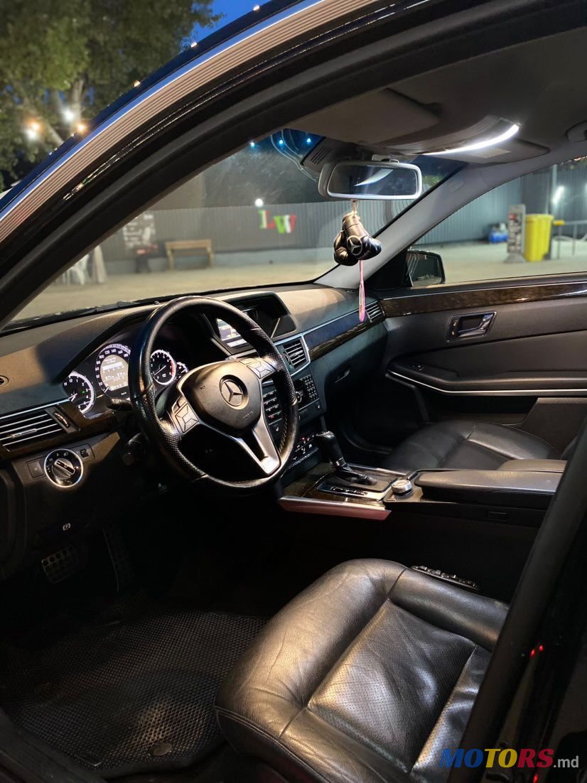 2011' Mercedes-Benz E Класс photo #6