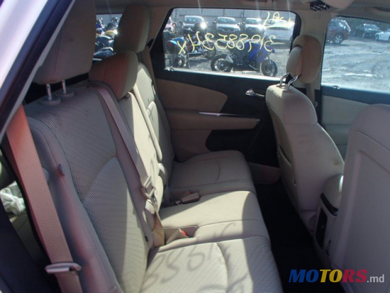 2011' Dodge Journey photo #5