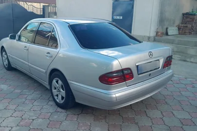 2000' Mercedes-Benz E-Class