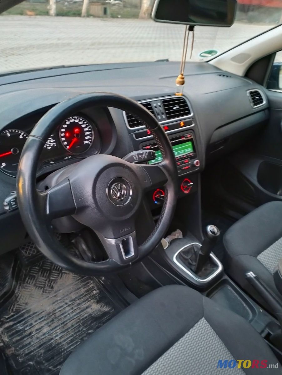 2012' Volkswagen Polo photo #2