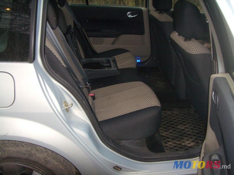 2004' Renault Megane photo #3