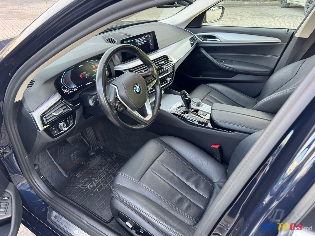 2020' BMW 5 Series photo #6