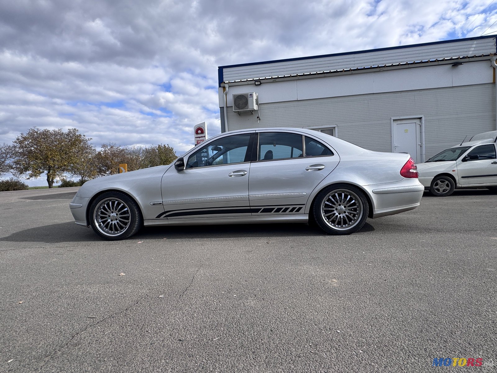 2004' Mercedes-Benz E 320 photo #6