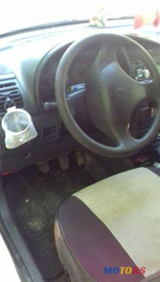 2001' Peugeot Partner photo #1