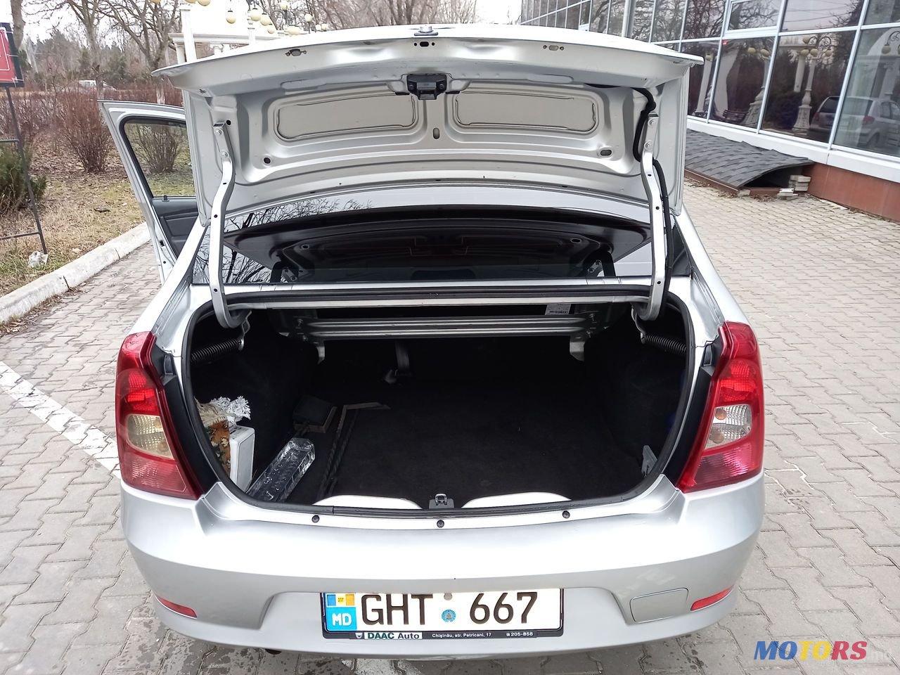 2012' Dacia Logan photo #5