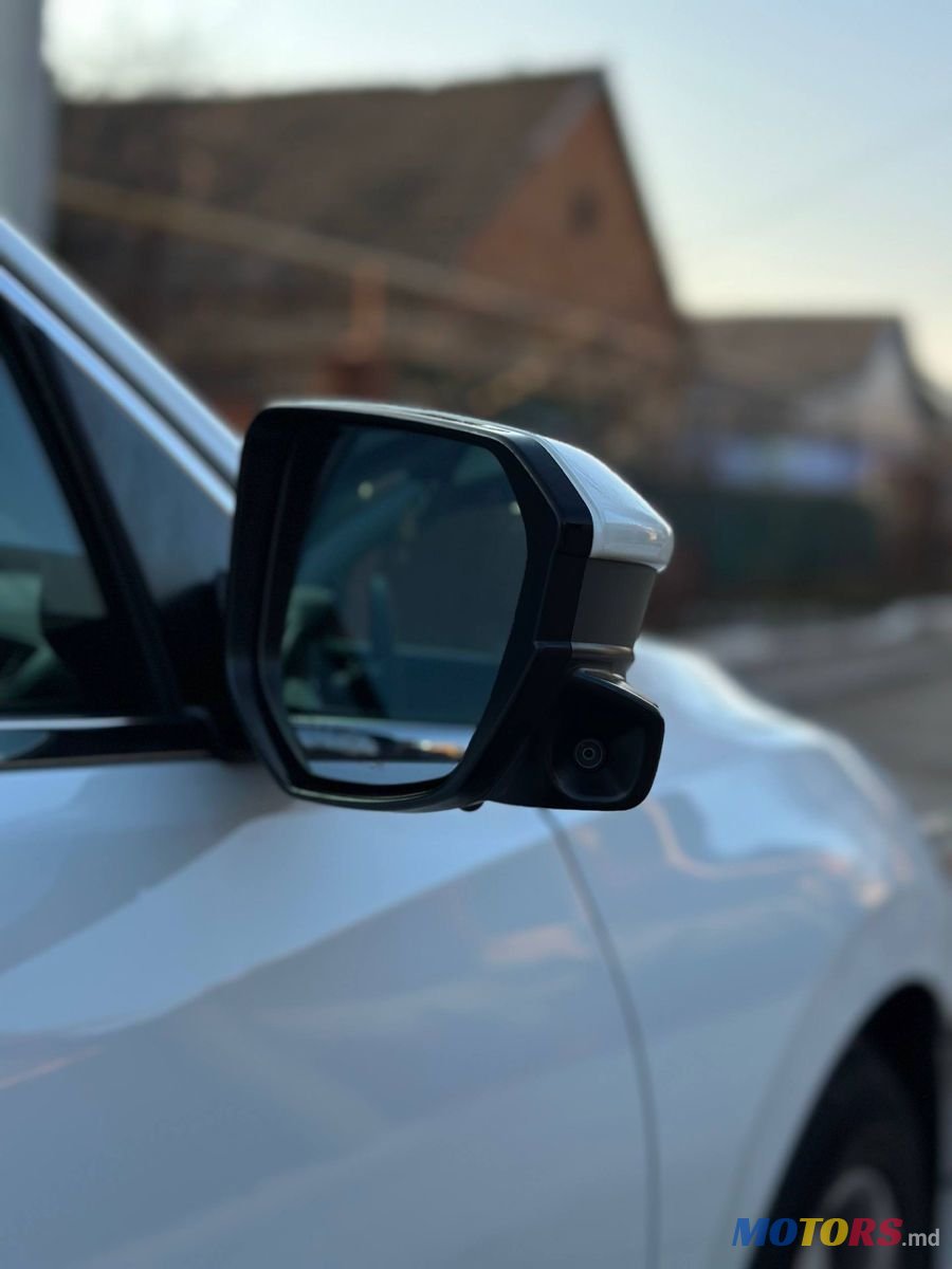 2019' Honda Insight photo #5