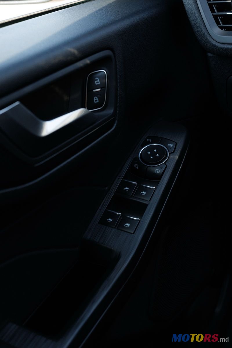 2021' Ford Kuga photo #6