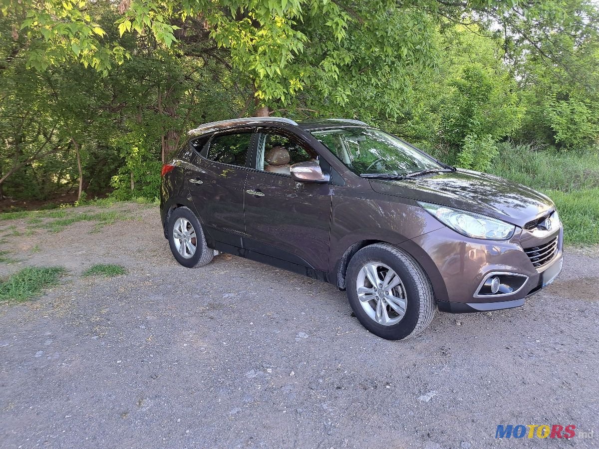 2010' Hyundai Tucson photo #4