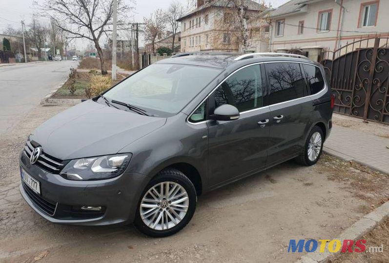 2015' Volkswagen Sharan photo #1