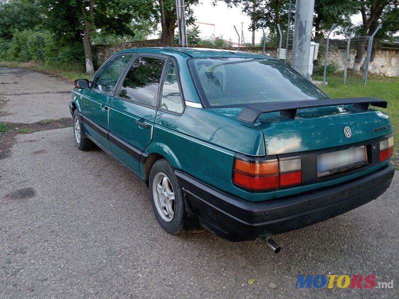 1992' Volkswagen Passat photo #1