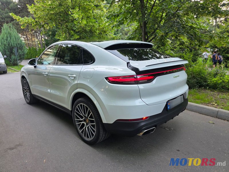 2020' Porsche Cayenne Coupe photo #5