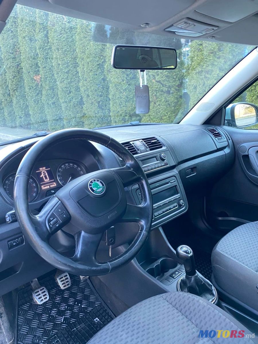 2011' Skoda Fabia photo #5