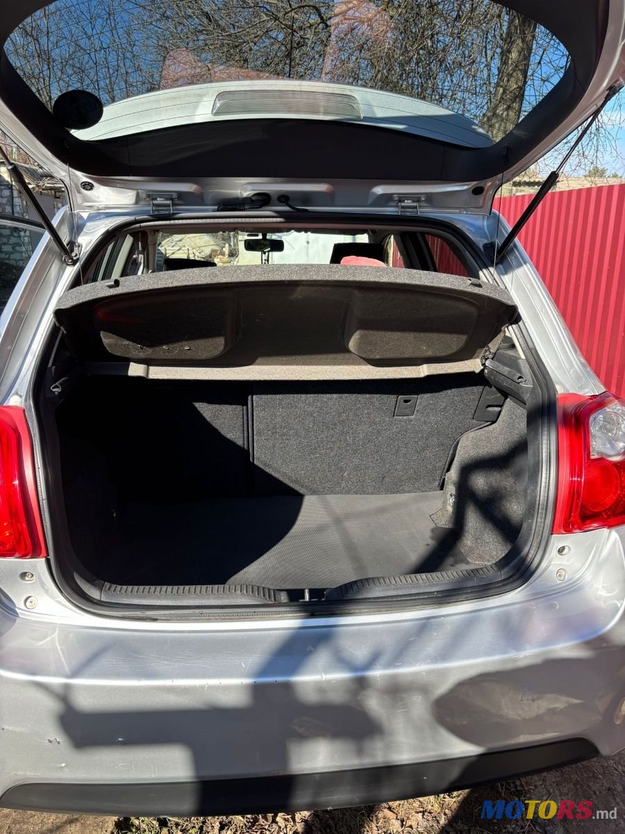2011' Toyota Auris photo #4