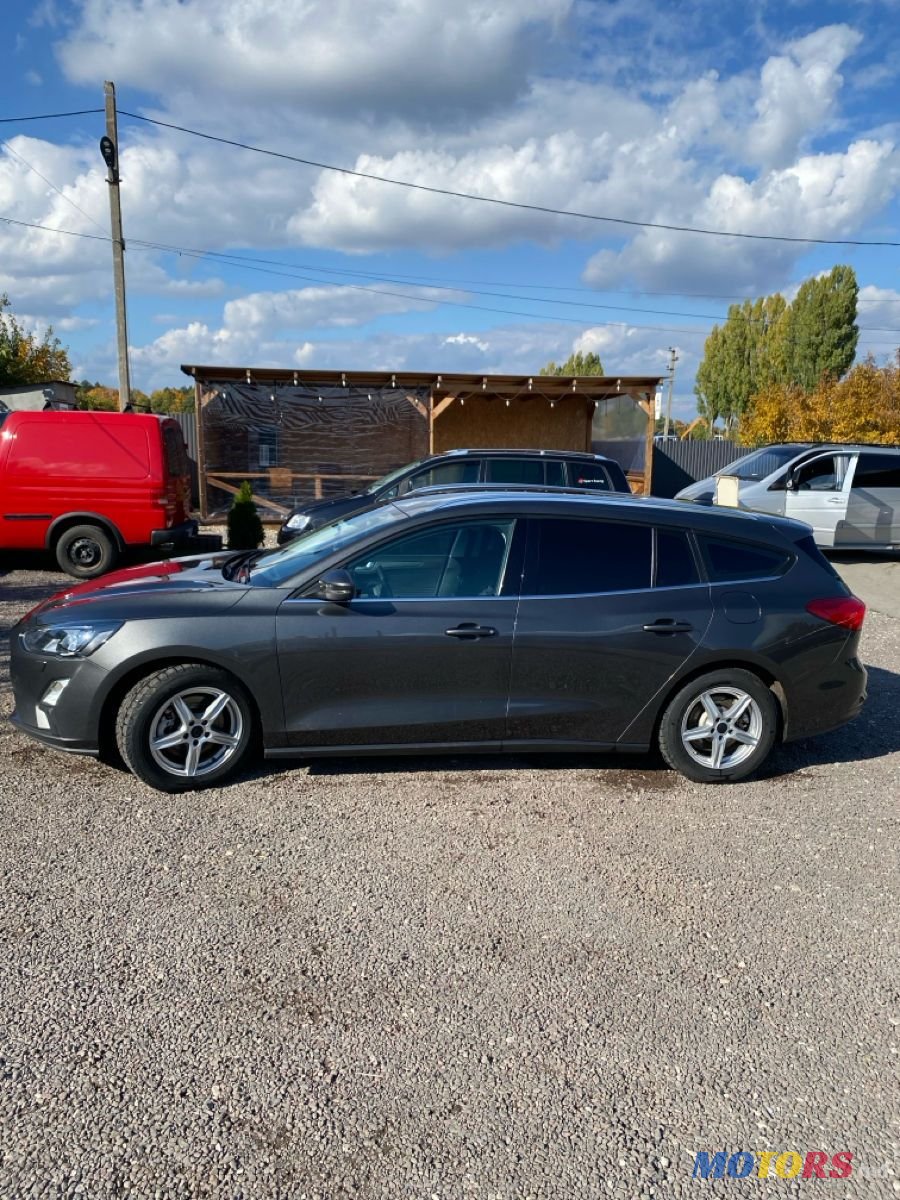 2020' Ford Focus photo #2