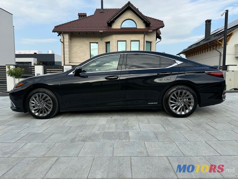 2021' Lexus Es Series photo #3