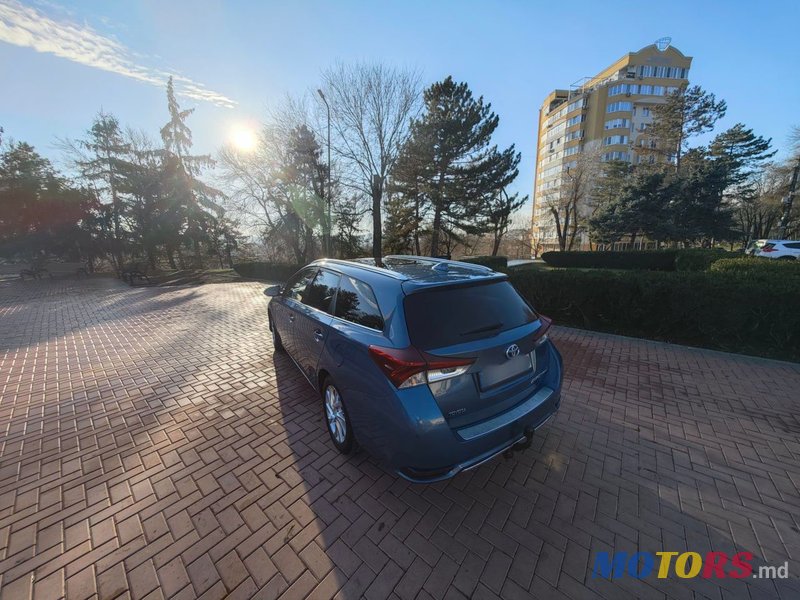 2015' Toyota Auris photo #4