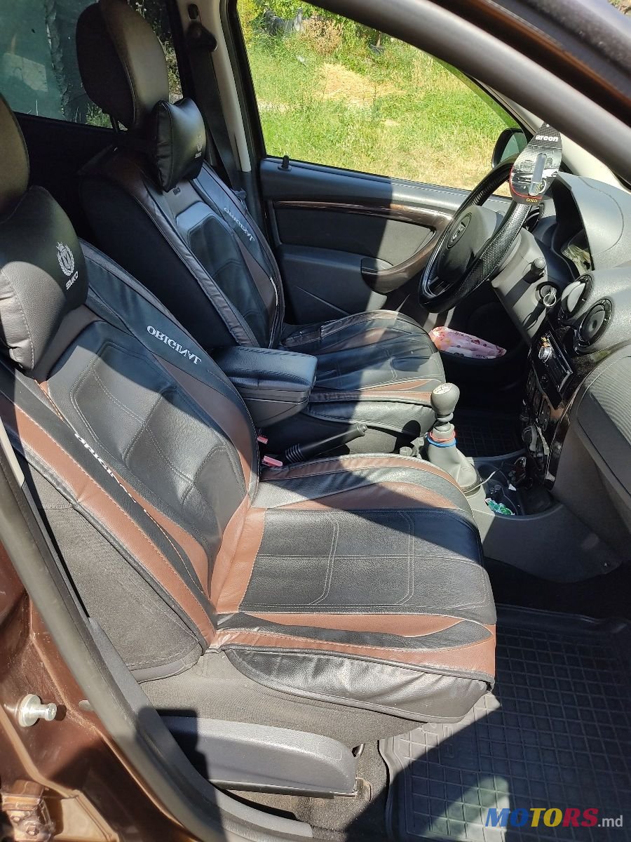 2011' Dacia Duster photo #6