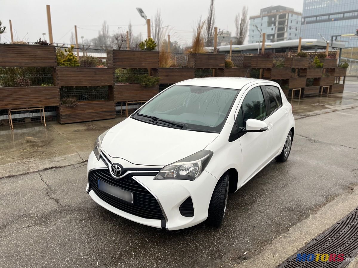 2015' Toyota Yaris photo #2