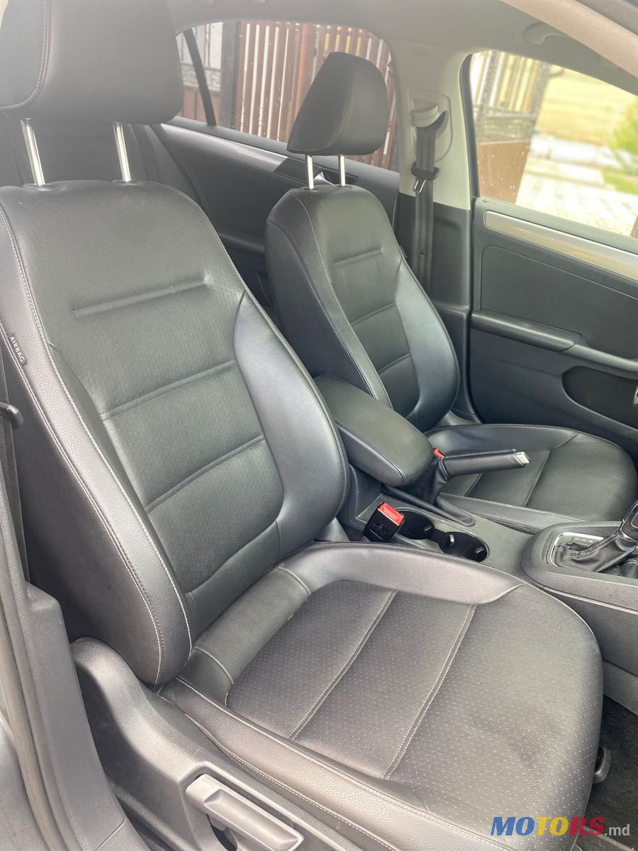 2018' Volkswagen Jetta photo #3