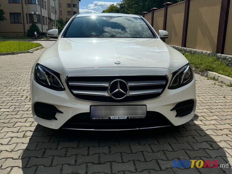 2017' Mercedes-Benz E-Class photo #2