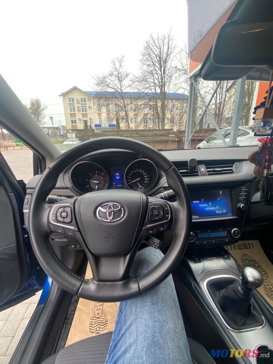 2015' Toyota Avensis photo #4