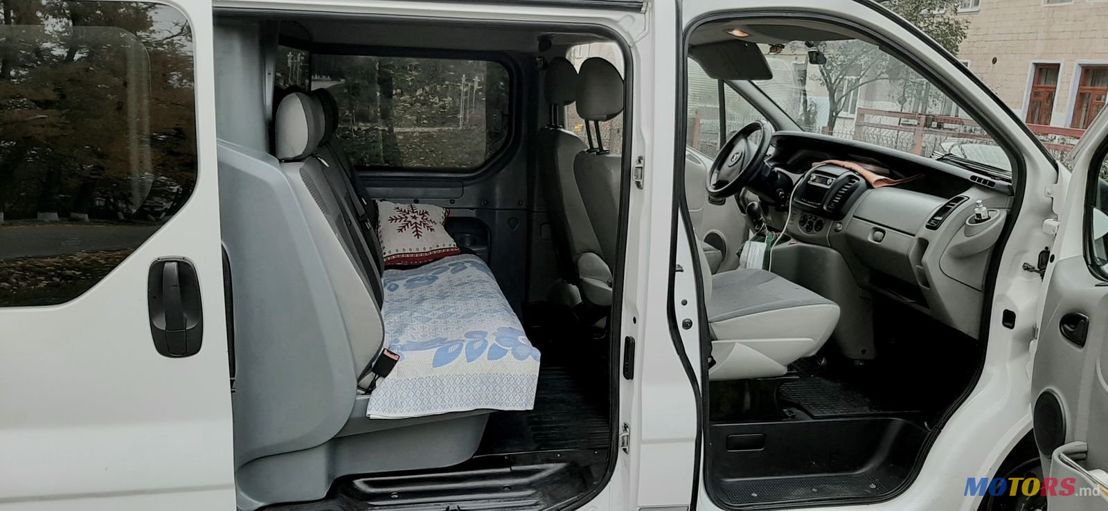 2009' Opel Vivaro L2 H1  2009   2.5 CDTI 107KW photo #2