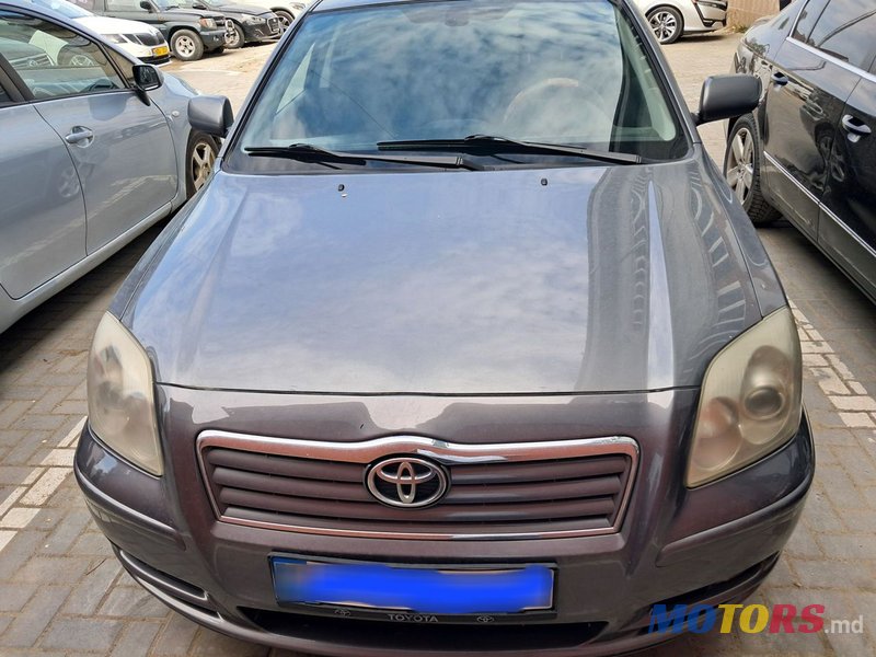 2003' Toyota Avensis photo #1