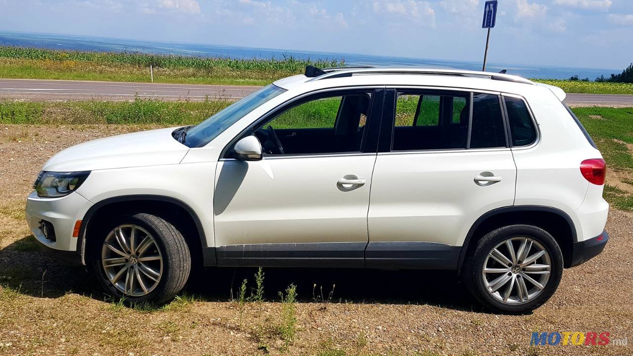 2016' Volkswagen Tiguan photo #5
