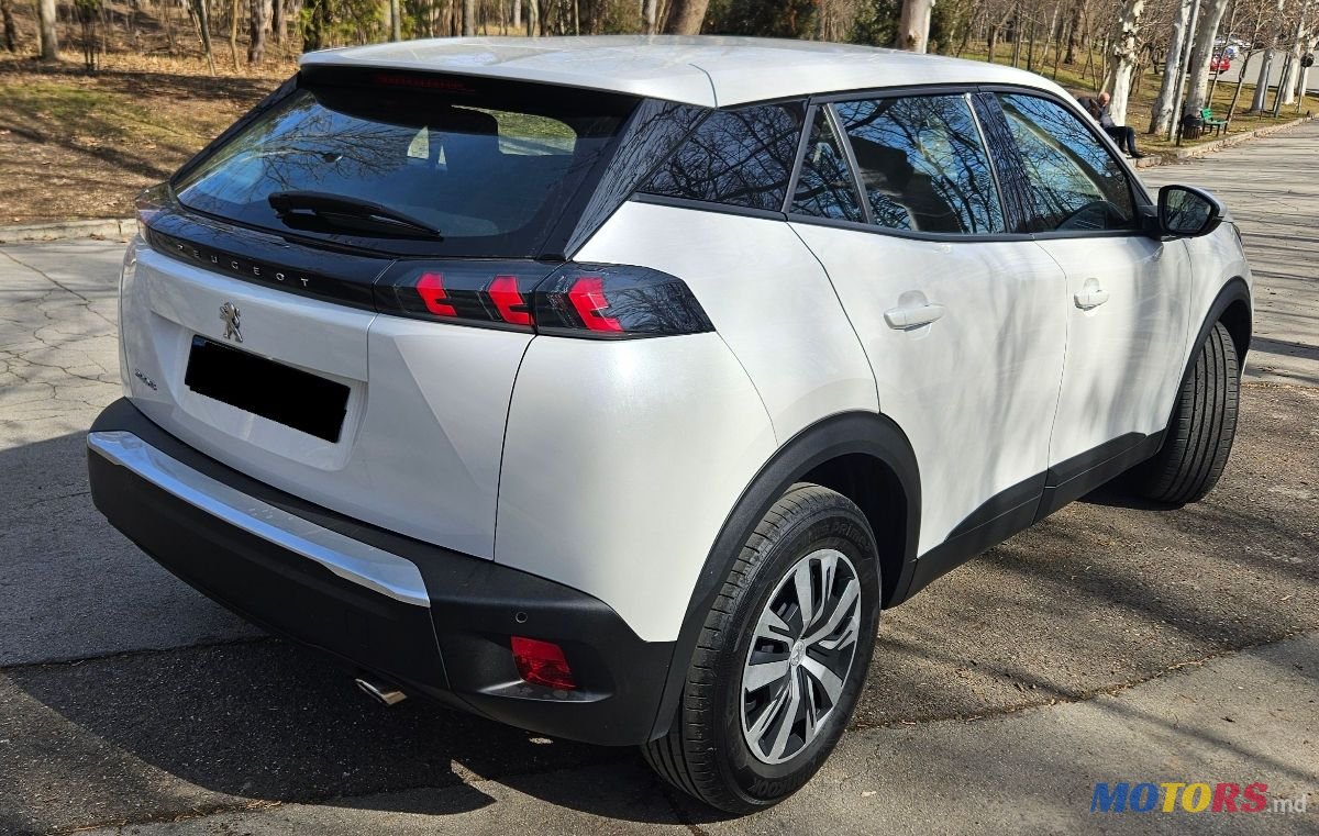 2021' Peugeot 2008 photo #3