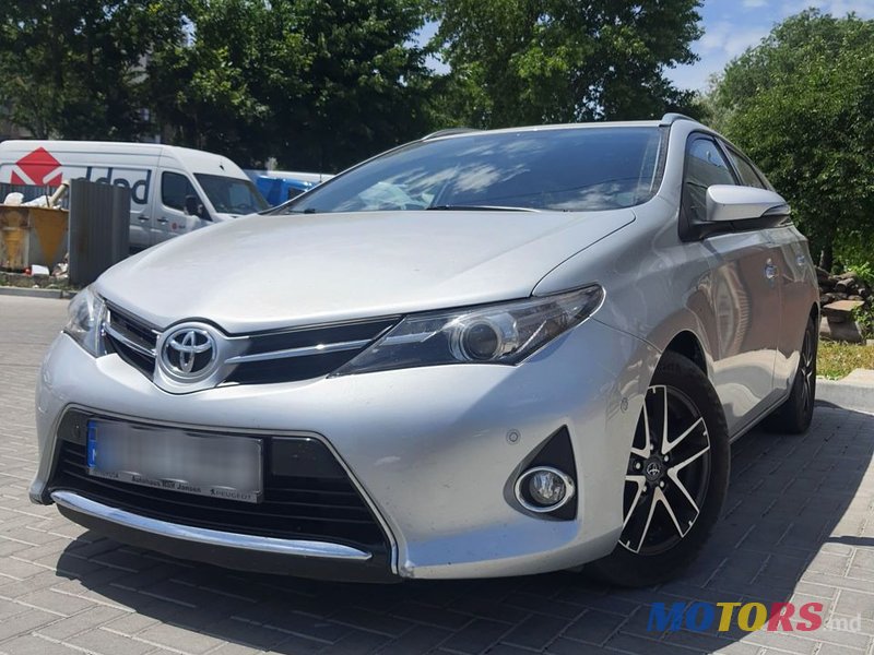 2015' Toyota Auris photo #2