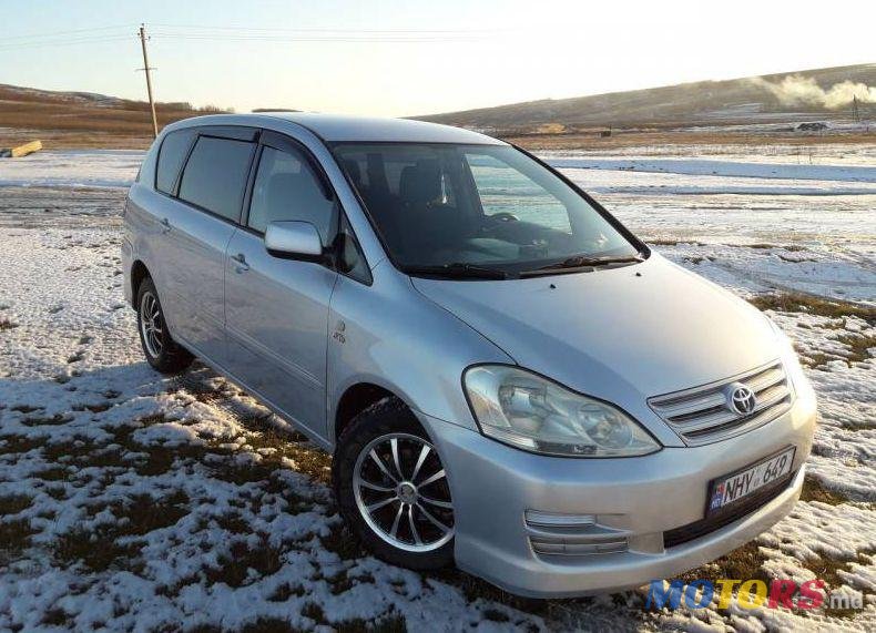 2005' Toyota Avensis photo #2