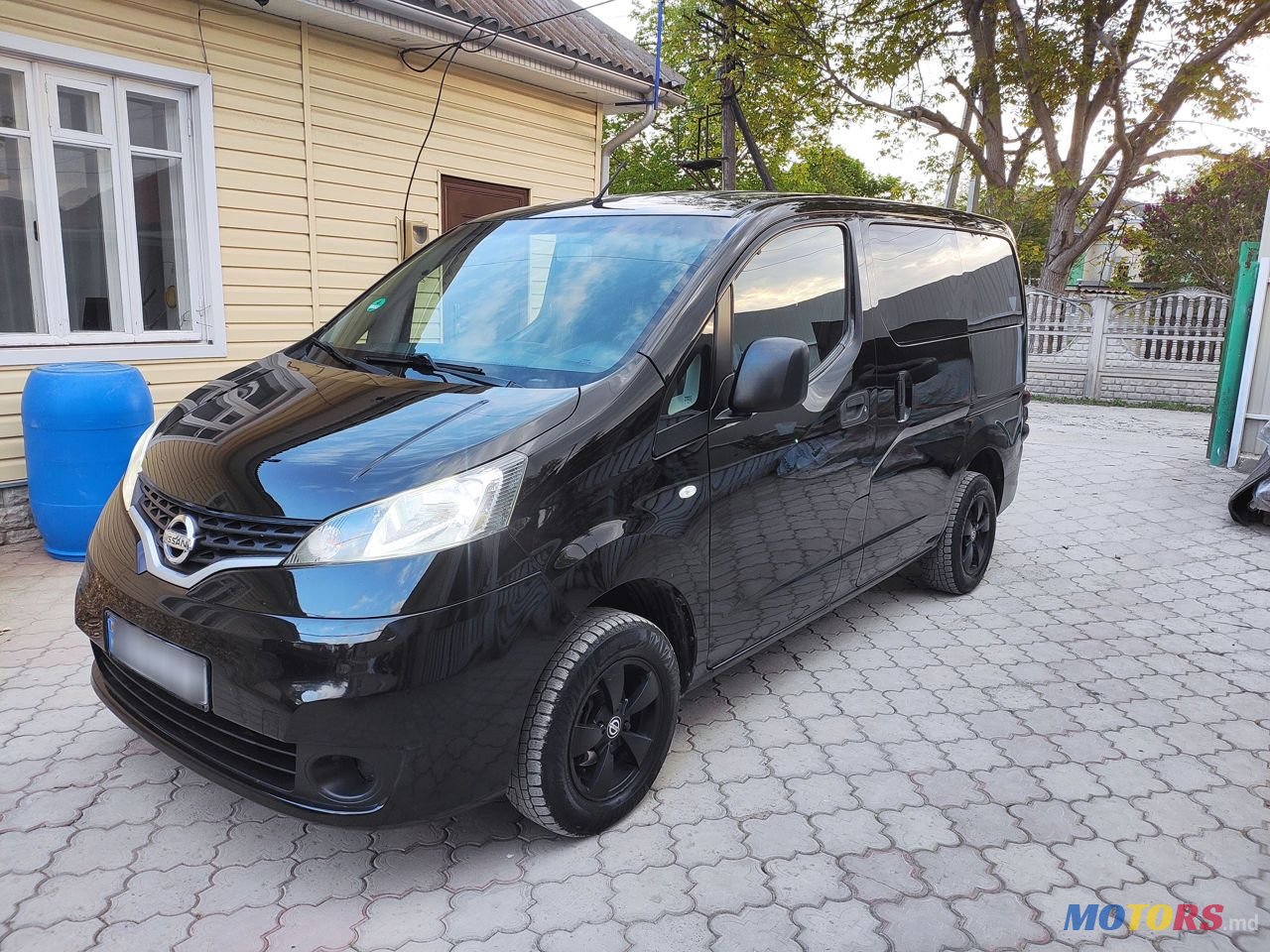 2011' Nissan NV200 photo #2