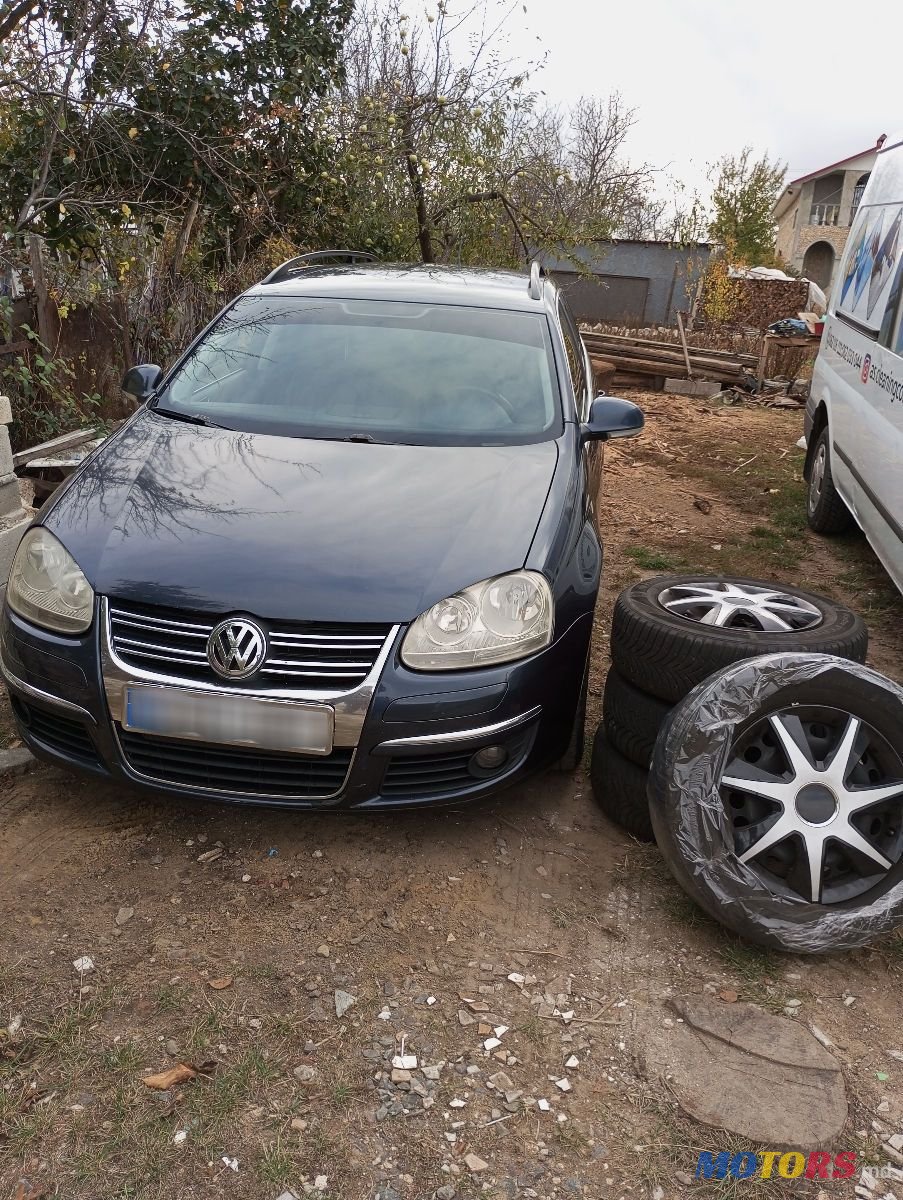 2008' Volkswagen Golf photo #5