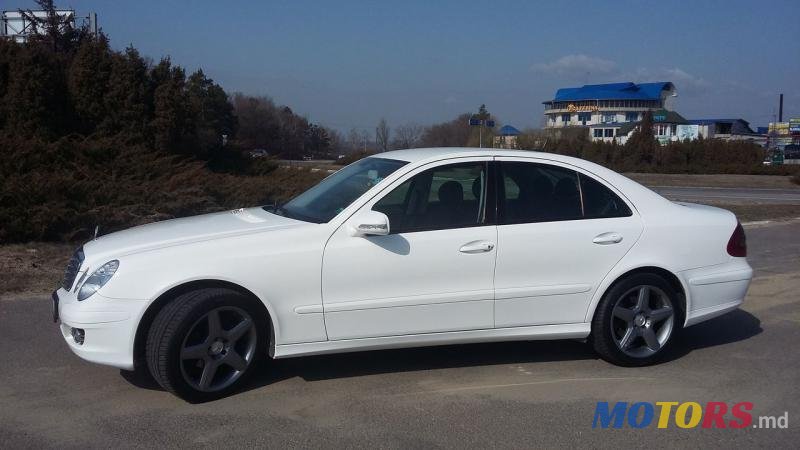 2006' Mercedes-Benz E-Class photo #2
