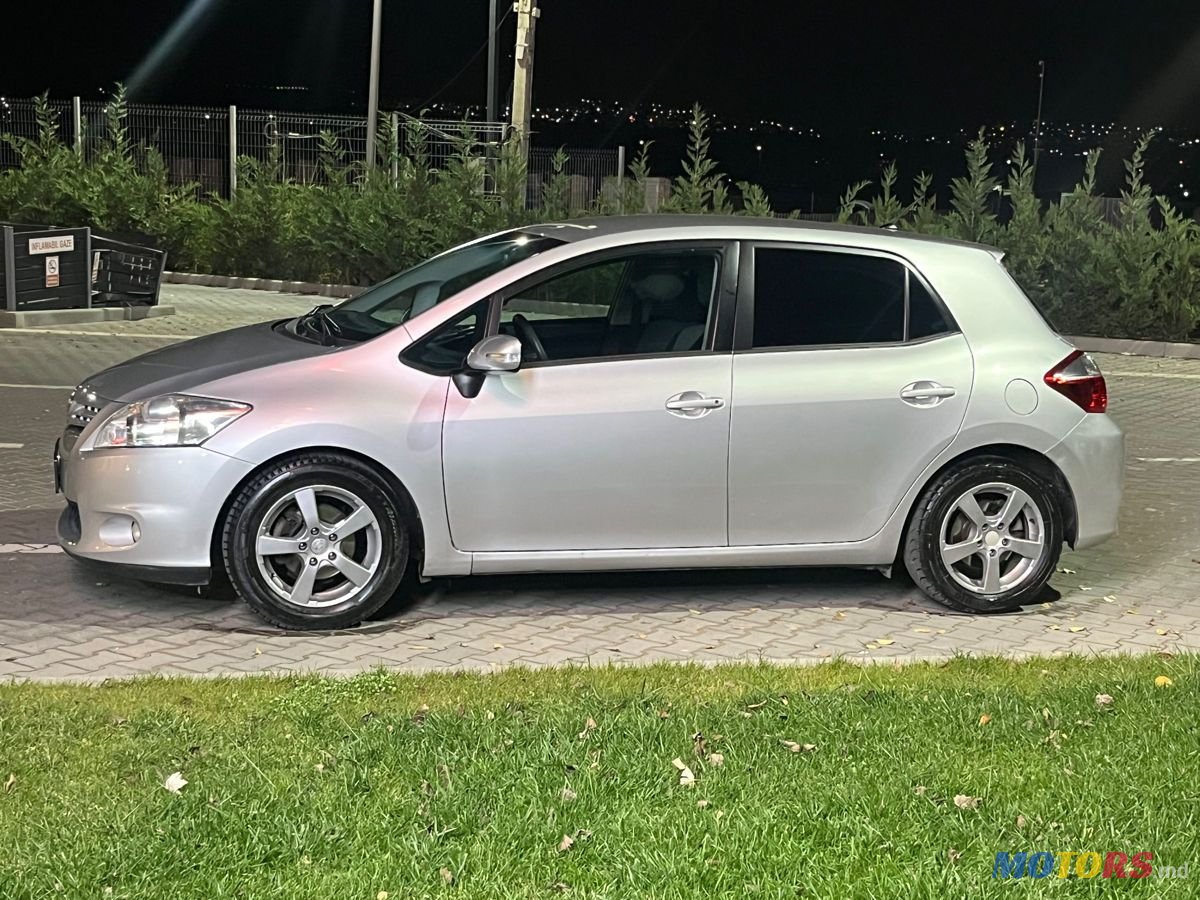 2010' Toyota Auris photo #4