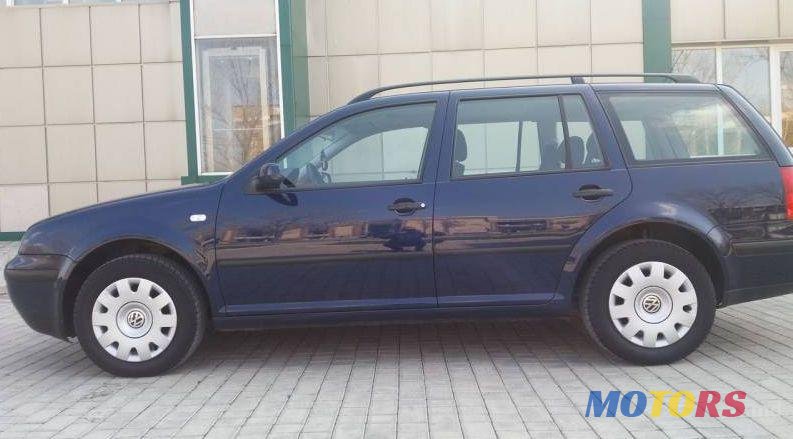 2003' Volkswagen Golf photo #1