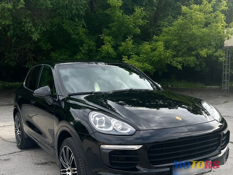2016' Porsche Cayenne photo #5