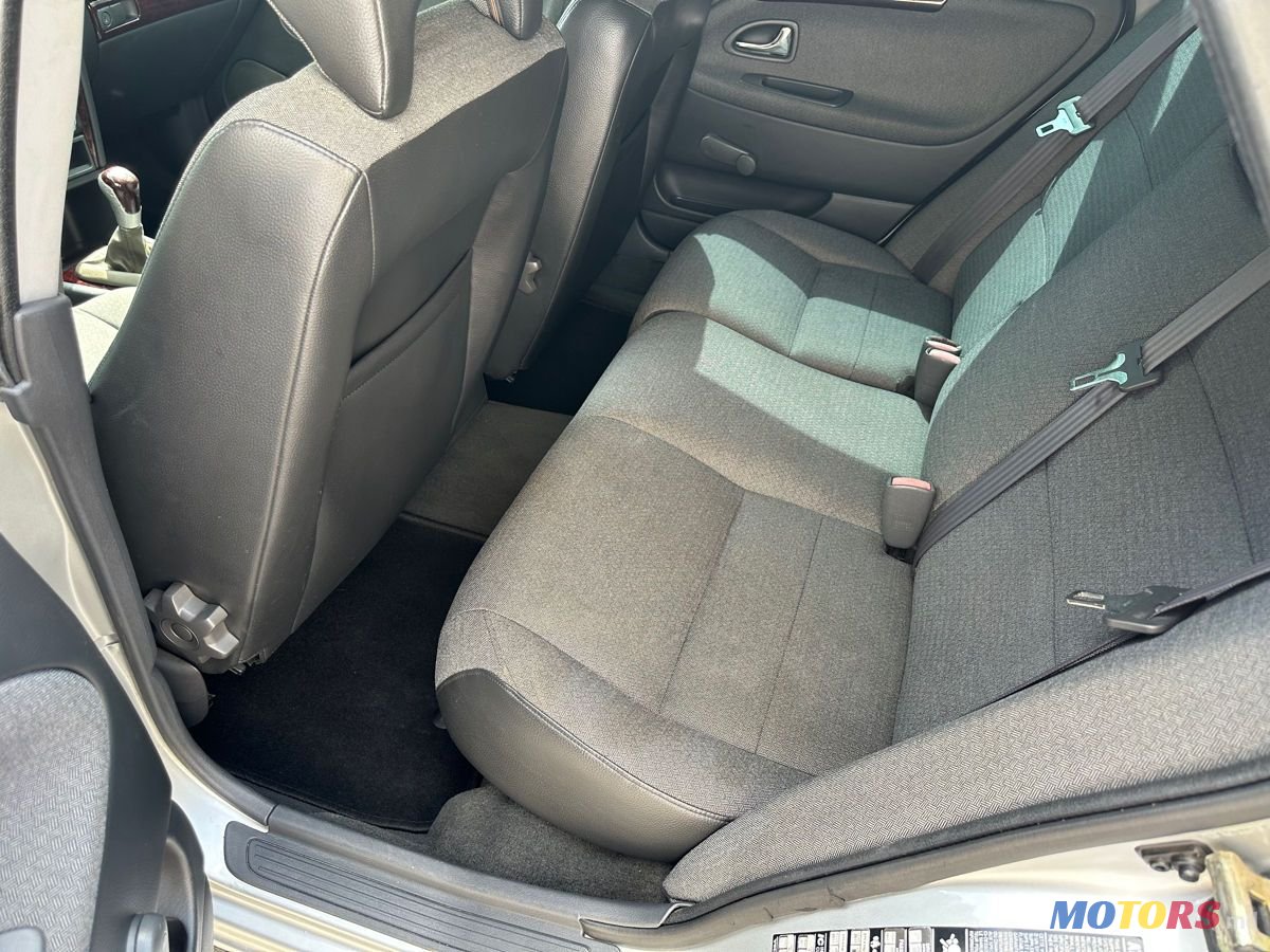 2001' Volvo S40 photo #5