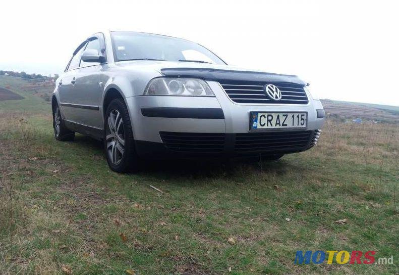 2002' Volkswagen Passat photo #2