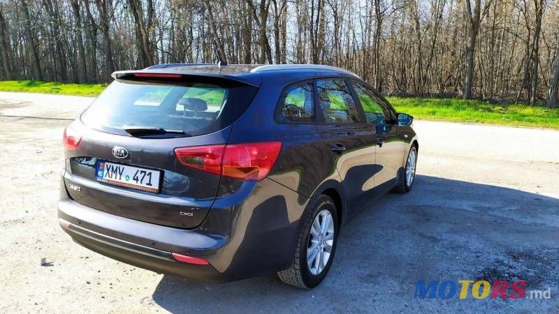 2013' Kia Ceed photo #2