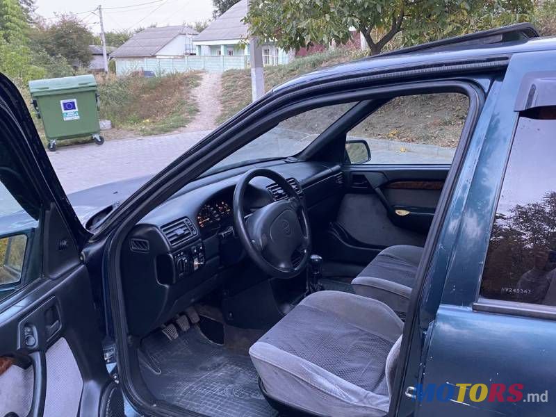 1995' Opel Vectra photo #6