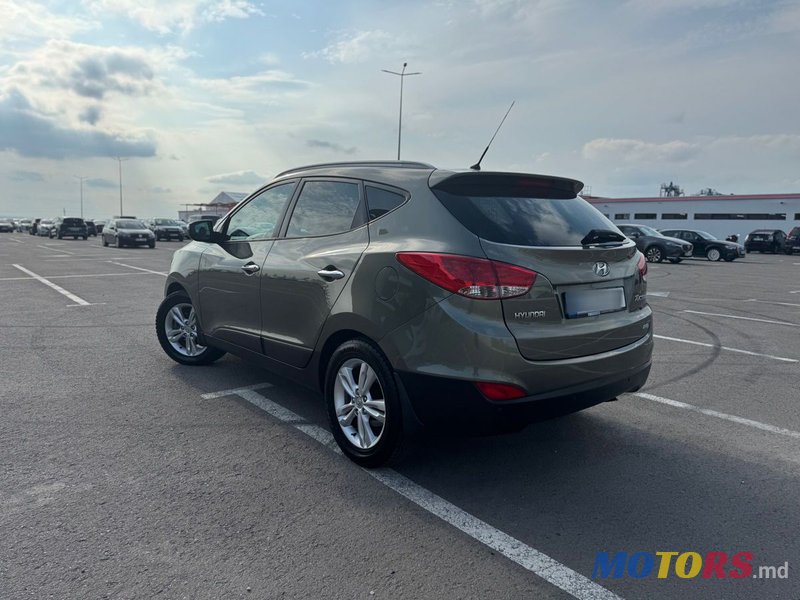 2010' Hyundai Tucson photo #4