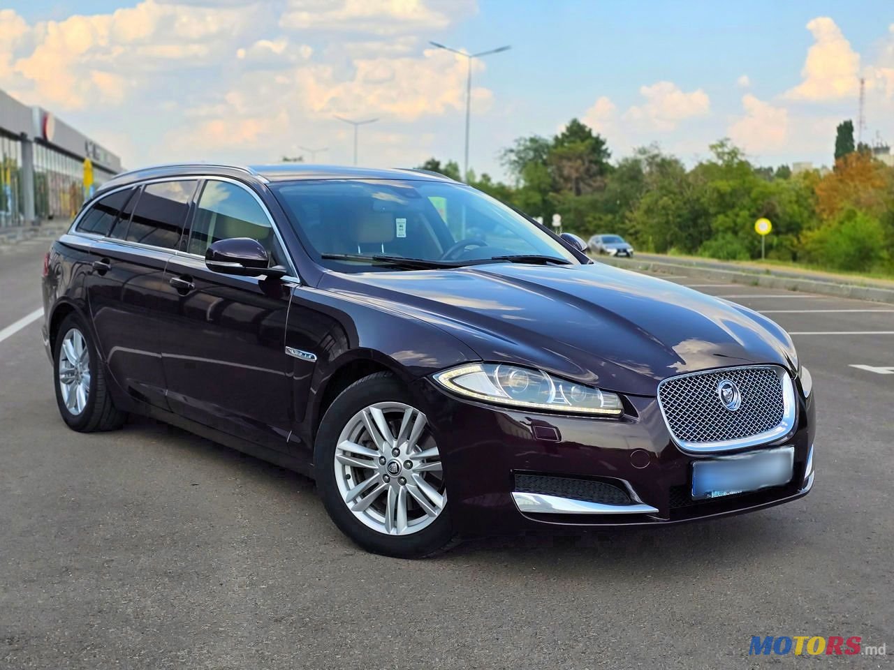 2014' Jaguar XF photo #2