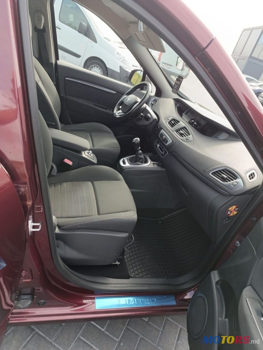 2015' Renault Scenic photo #4