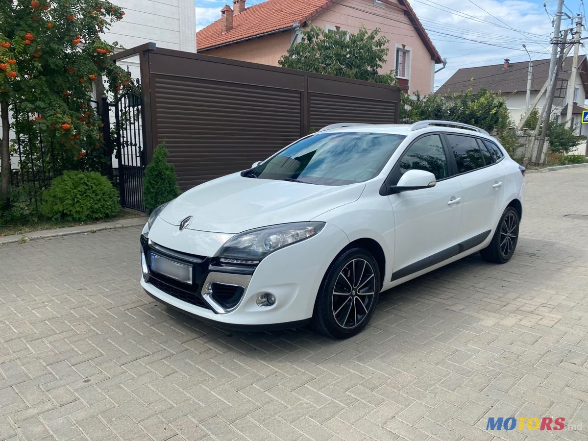 2011' Renault Megane photo #1