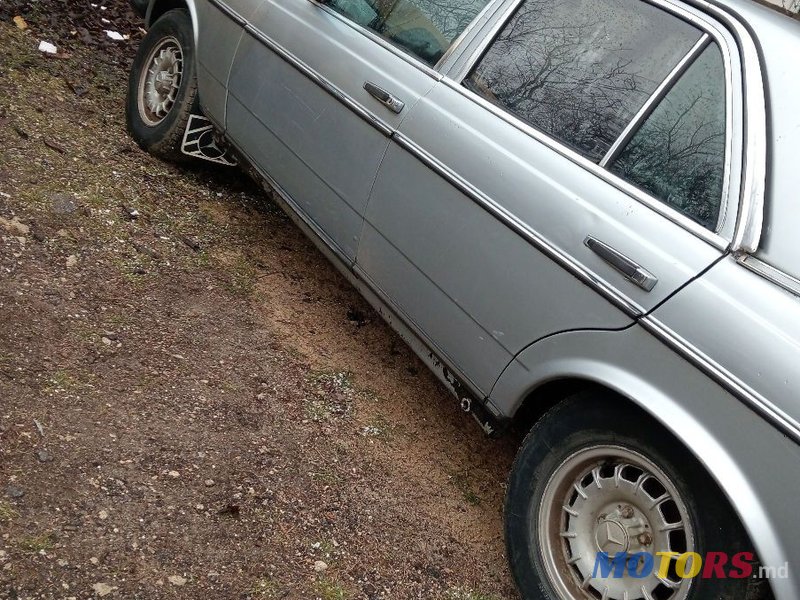 1981' Mercedes-Benz W123 photo #3
