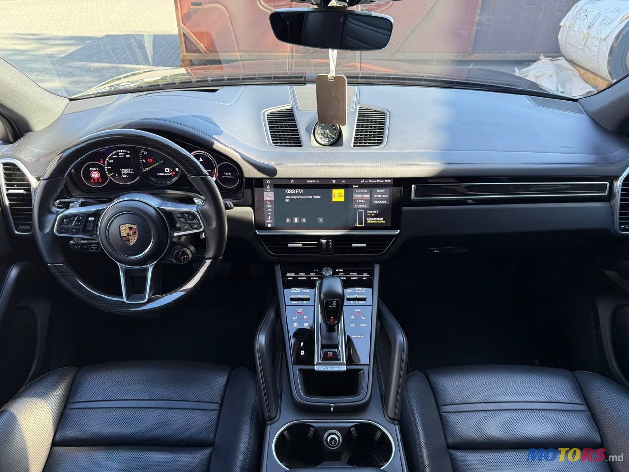 2021' Porsche Cayenne photo #4