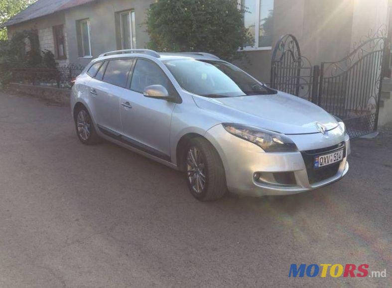 2011' Renault Megane photo #1